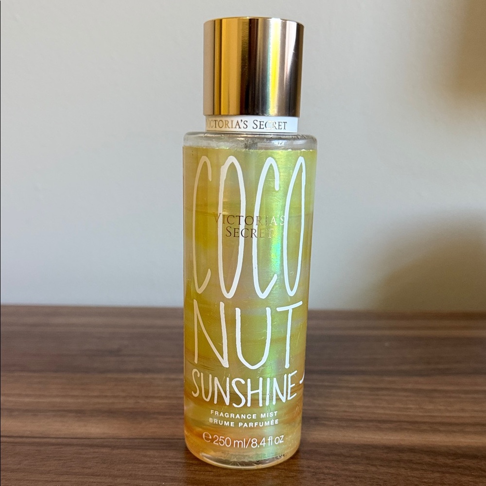 Victoria’s Secret Coconut Sunshine fragrance mist